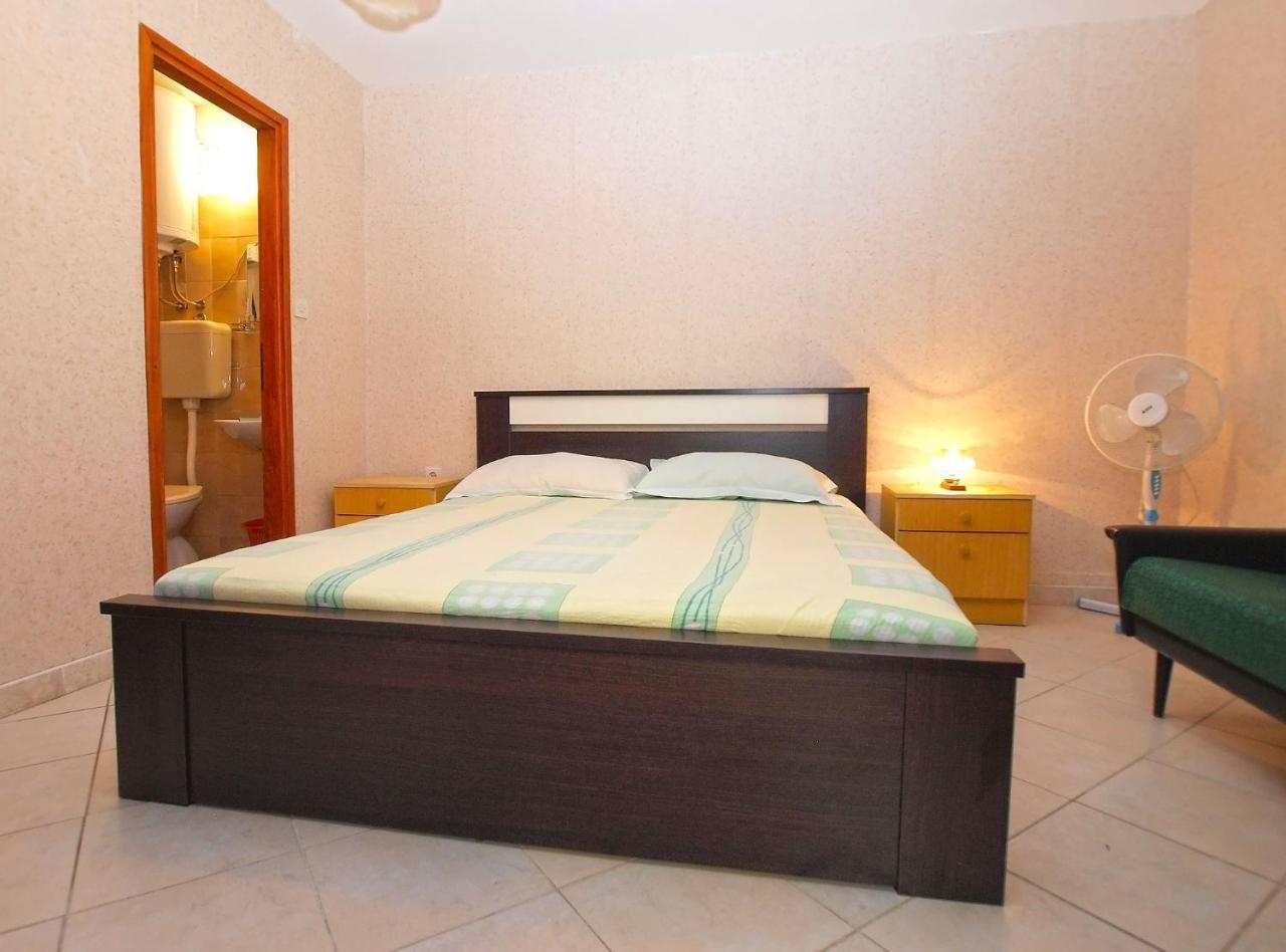 Rooms Antun 1238 Medulin Extérieur photo